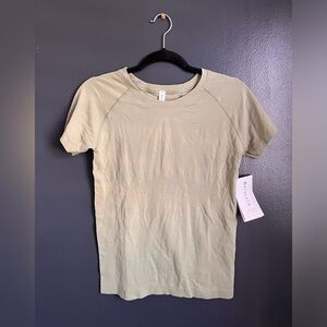 Athleta Green Momentum Tshirt